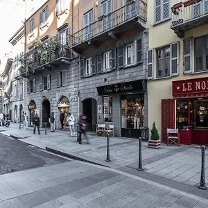 https://room-suite-garibaldi40.it-lombardy.com