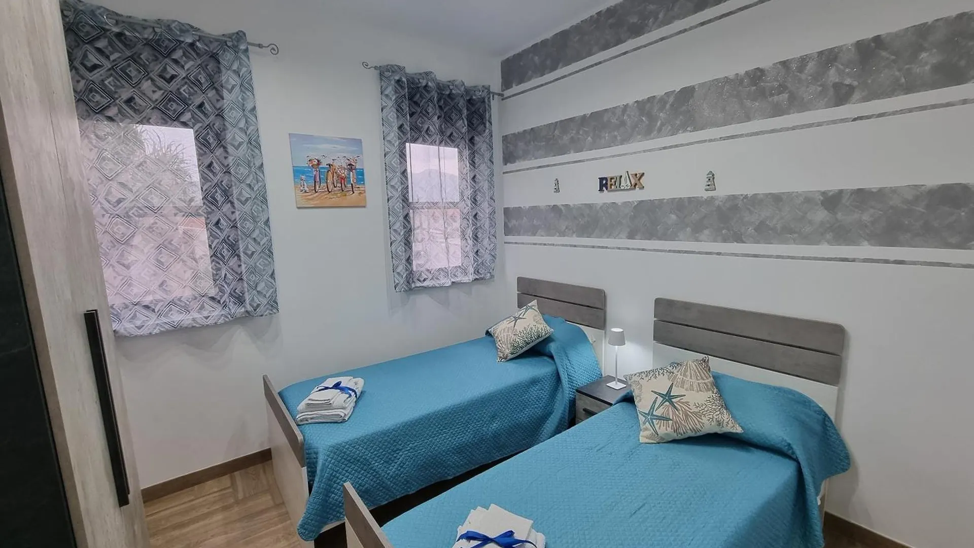 Vida Loca -Appartamento Vicino Aereporto E 200Mt Spiaggia Carini 0*,  Italia